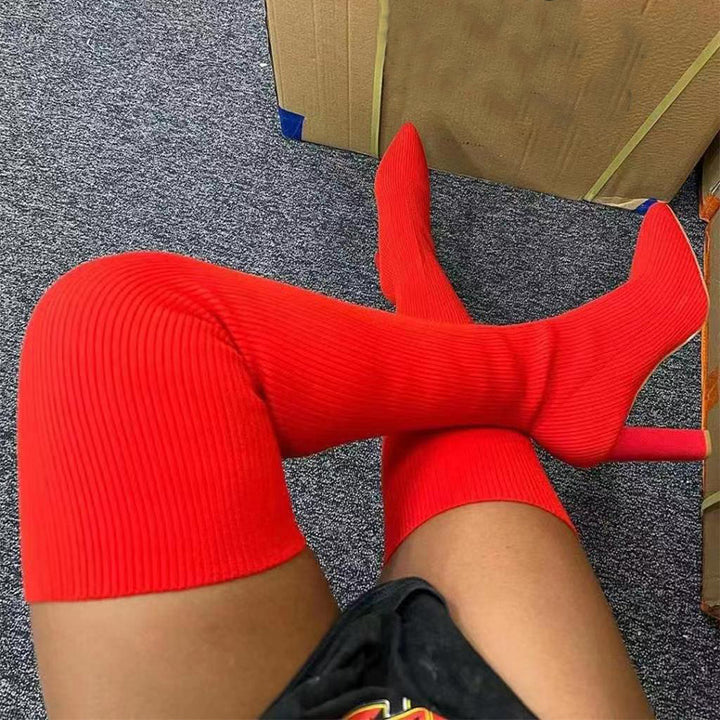 Svarta stretchiga overknee boots med klack