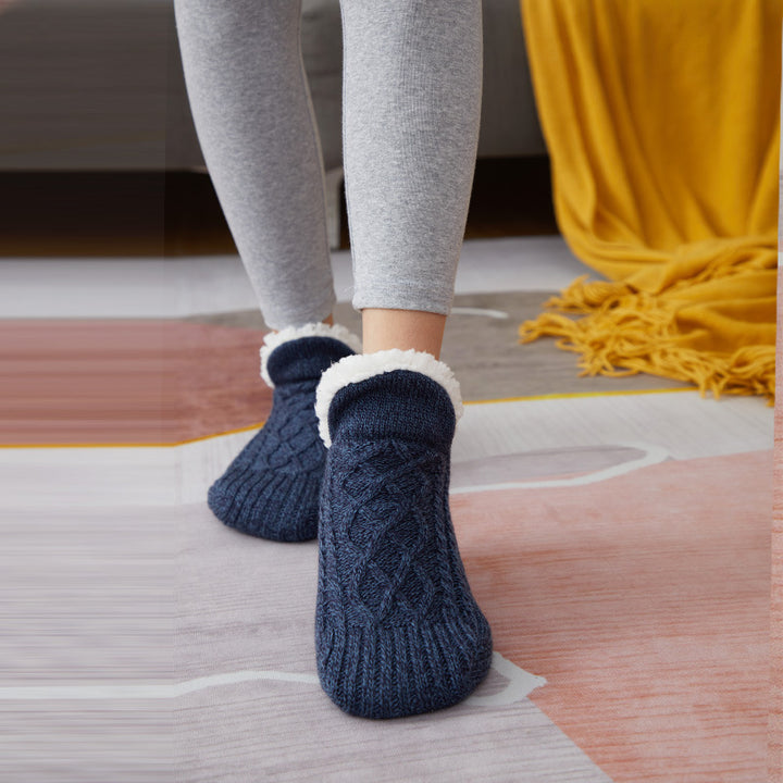 Tjocka stickade tofflorsockor med teddyfoder