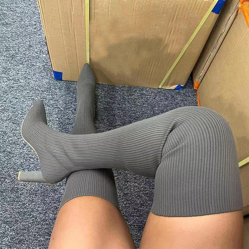 Svarta stretchiga overknee boots med klack
