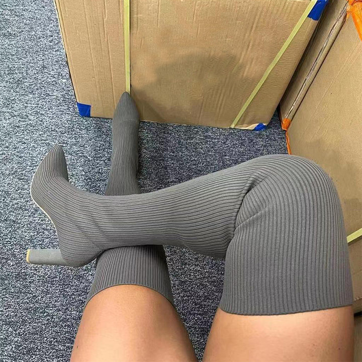 Svarta stretchiga overknee boots med klack